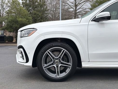 Used 2024 Mercedes-Benz GLS 450 4MATIC image 15