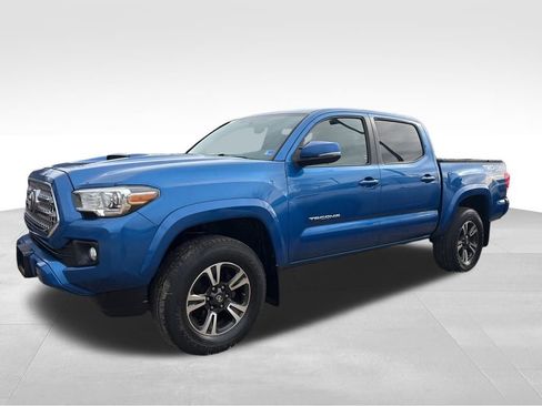Used 2016 Toyota Tacoma TRD Sport image 12