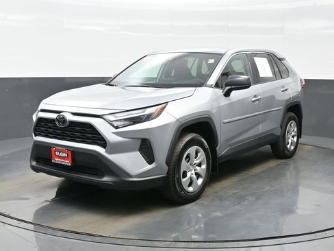 Used 2023 Toyota RAV4 LE image 2