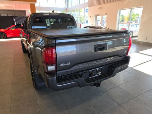 Used 2020 Toyota Tacoma 4x4 Double Cab image 10