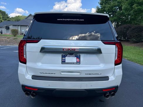 Used 2021 GMC Yukon XL Denali w/ Denali Premium Package AWD/4WD image 25