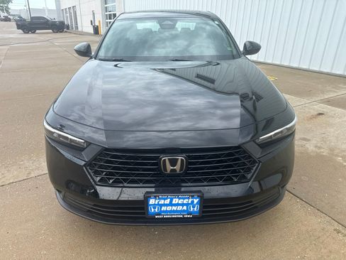 Used 2024 Honda Accord Sport image 3