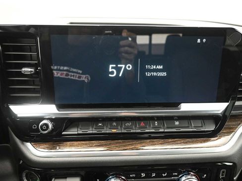 New 2026 GMC Sierra 1500 SLE w/ Preferred Package image 15