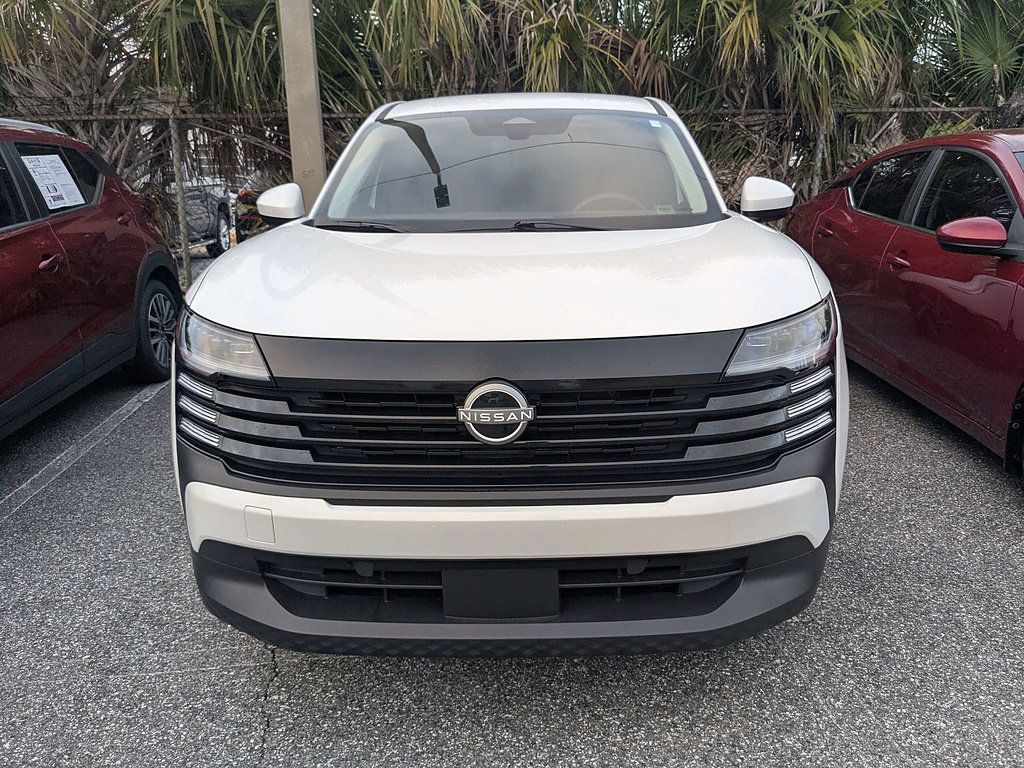 Certified 2025 Nissan Kicks SV FWD image 2