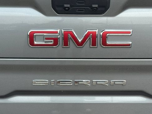 Used 2025 GMC Sierra 1500 SLT AWD/4WD image 46