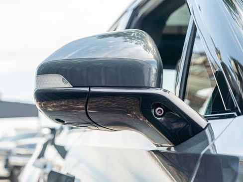 Used 2022 Rivian R1T Launch Edition image 12