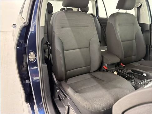 Used 2018 Volkswagen Golf S FWD image 19
