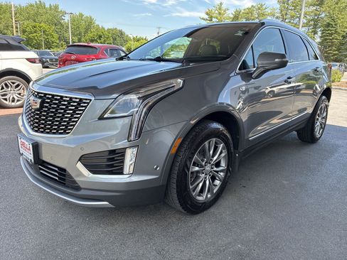Used 2022 Cadillac XT5 Premium Luxury w/ Technology Package AWD/4WD image 3