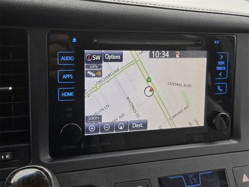 Used 2017 Toyota Sienna XLE image 16