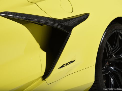 Used 2024 Chevrolet Corvette Z06 RWD image 20