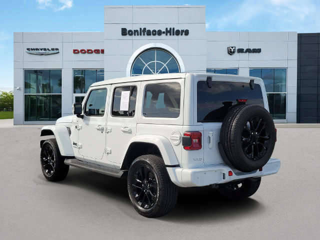 Used 2022 Jeep Wrangler Unlimited Sahara AWD/4WD image 8