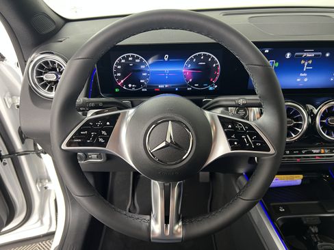 Used 2026 Mercedes-Benz GLB 250 4MATIC image 28