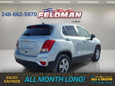 Used 2022 Chevrolet Trax LS w/ Tint and Cruise Package image 4