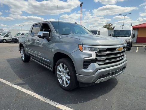 Used 2024 Chevrolet Silverado 1500 High Country AWD/4WD image 2