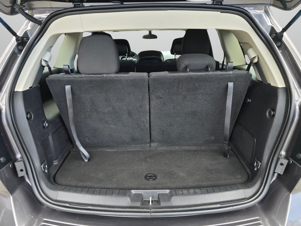 Used 2019 Dodge Journey SE w/ Connectivity Group FWD image 17