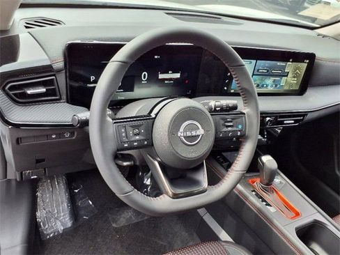 New 2025 Nissan Kicks SR image 11