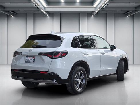 Used 2023 Honda HR-V EX-L image 4