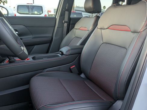New 2026 Nissan Kicks SR FWD image 11
