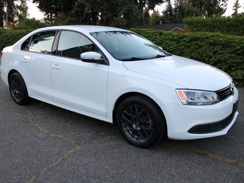 Used 2014 Volkswagen Jetta SE image 2
