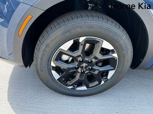New 2025 Kia Sorento S image 8