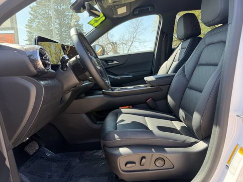 Used 2025 Chevrolet Equinox LT w/ Convenience Package II AWD/4WD image 19
