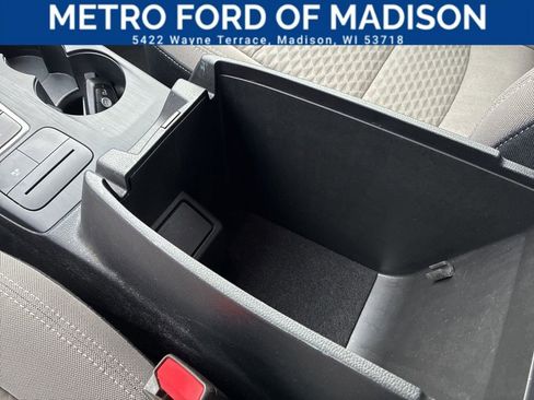 Used 2022 Ford Escape SE image 16