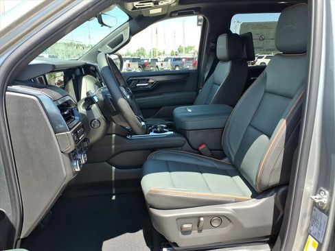 New 2026 GMC Yukon XL AT4 w/ AT4 Premium Plus Package AWD/4WD image 11