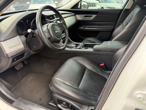 Used 2016 Jaguar XF Prestige AWD/4WD image 9