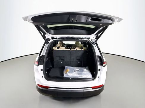 New 2025 Jeep Grand Cherokee L Limited w/ Luxury Tech Group II image 26