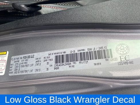 Used 2017 Jeep Wrangler Unlimited Sahara image 23