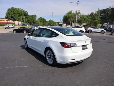 Used 2023 Tesla Model 3 Standard Range image 9