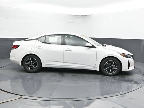 Used 2024 Nissan Sentra SV FWD image 4