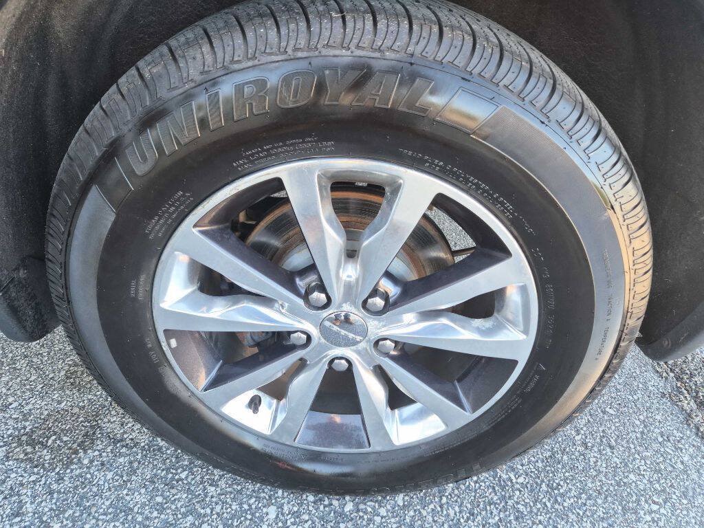 Used 2016 Dodge Durango Limited w/ Nav & Power Liftgate Group AWD/4WD image 14