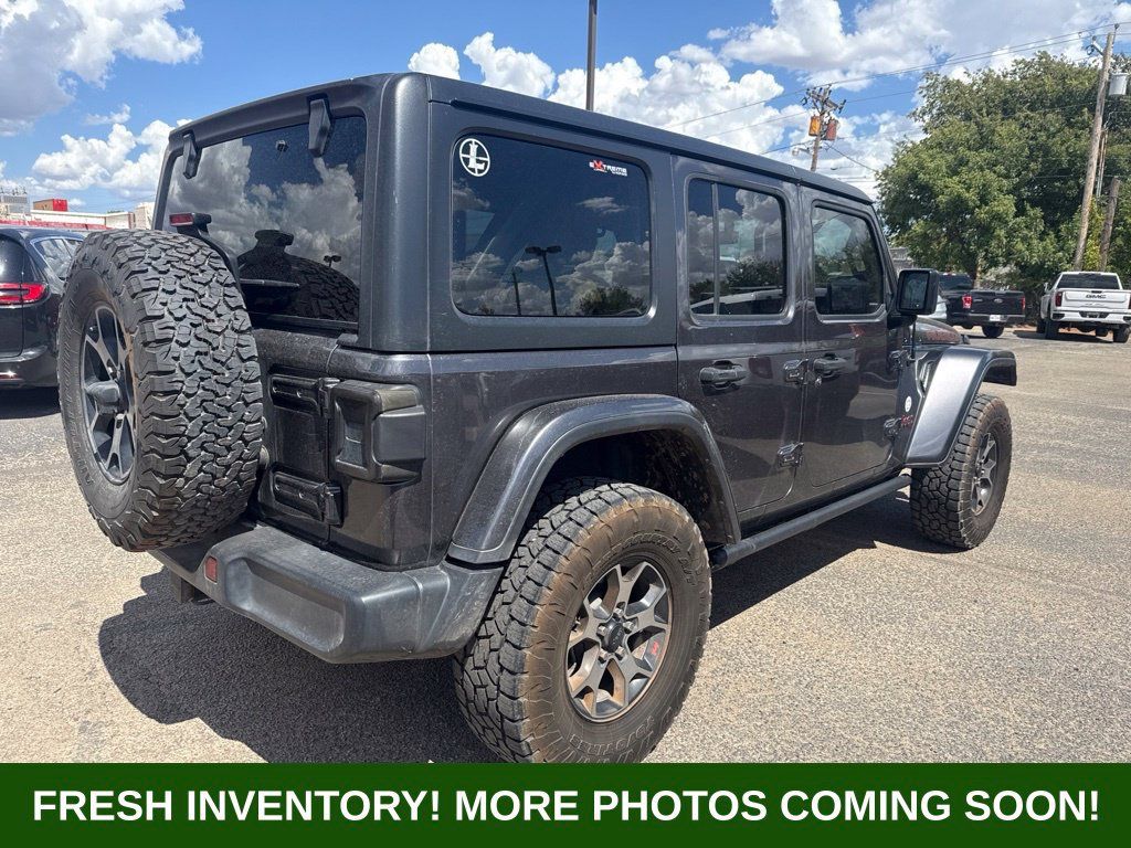 Used 2018 Jeep Wrangler Unlimited Rubicon AWD/4WD image 2