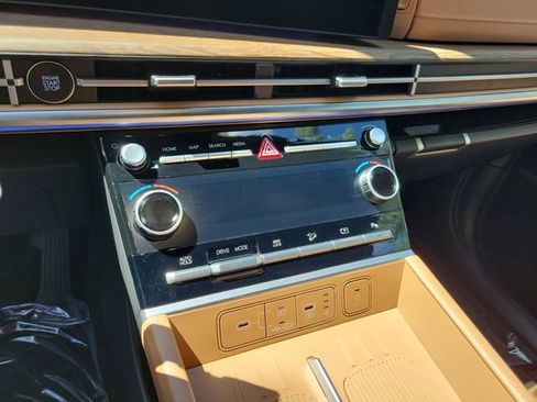 Used 2025 Hyundai Santa Fe Limited image 20