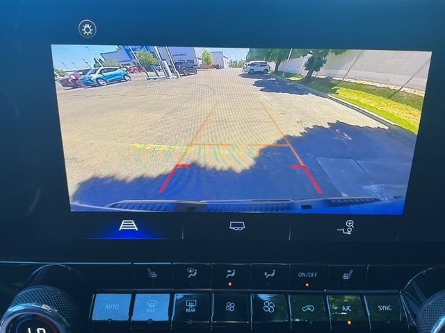 Used 2024 Chevrolet Colorado ZR2 AWD/4WD image 17