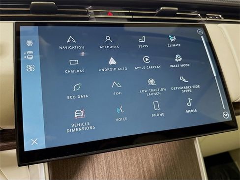 Used 2025 Land Rover Range Rover SE image 15