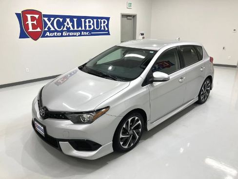 Used 2017 Toyota Corolla iM w/ All-Weather Mat Package FWD image 40