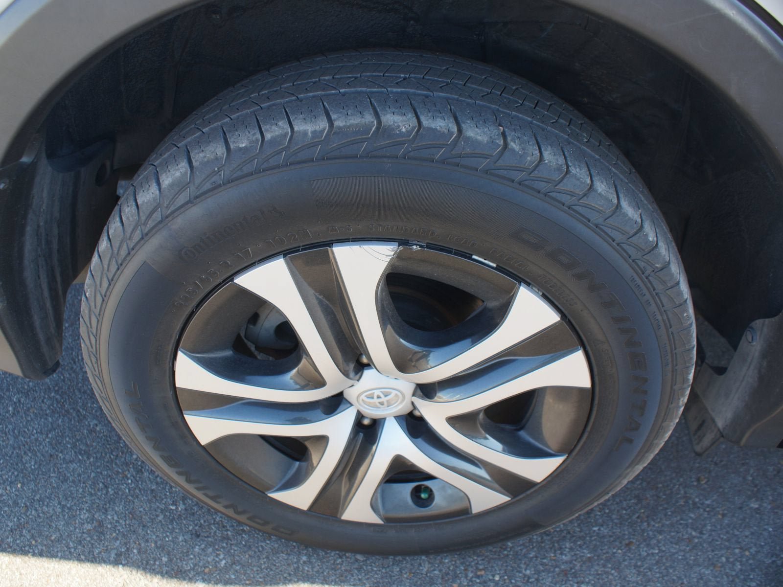 Used 2016 Toyota RAV4 LE FWD image 24