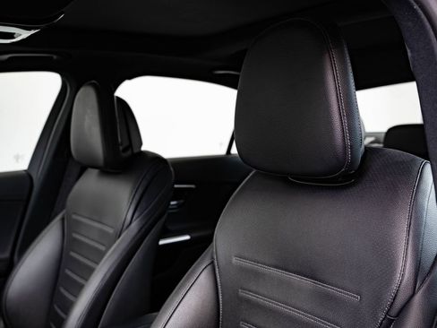 Used 2022 Mercedes-Benz C 300 4MATIC Sedan image 24