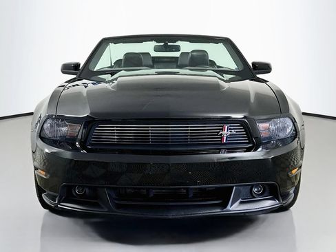 Used 2011 Ford Mustang GT Premium w/ Electronics Pkg RWD image 2