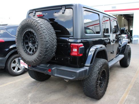 Used 2019 Jeep Wrangler Unlimited Sahara w/ Safety Group AWD/4WD image 10