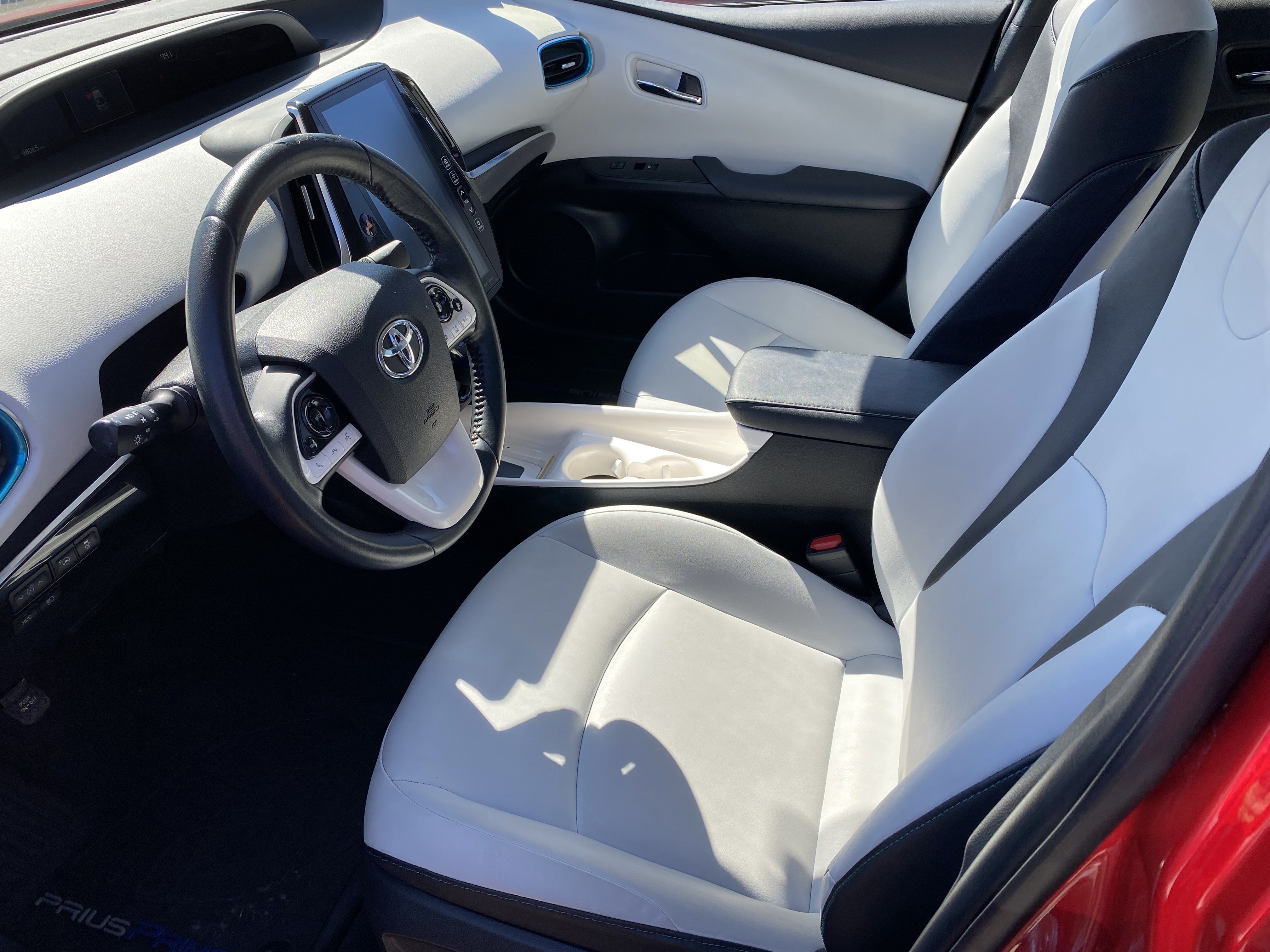 Used 2017 Toyota Prius Prime Advanced FWD image 12