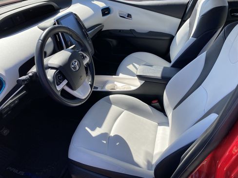Used 2017 Toyota Prius Prime Advanced FWD image 12
