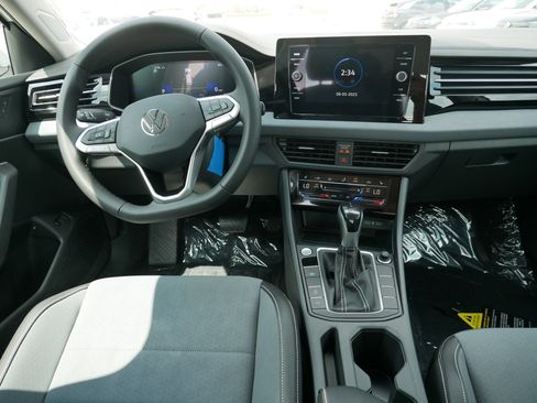 New 2025 Volkswagen Jetta SE image 6