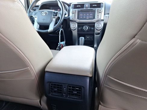 Used 2014 Toyota 4Runner SR5 image 31