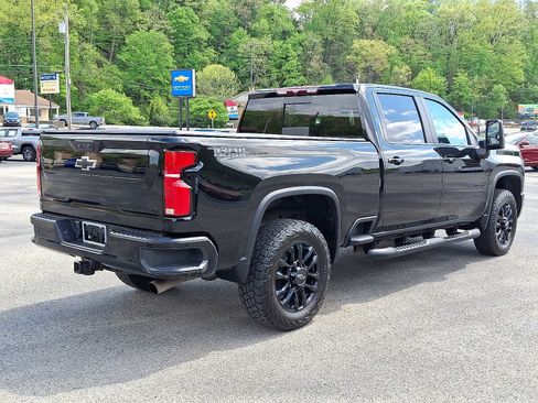 Used 2025 Chevrolet Silverado 2500 LT w/ Trail Boss Package AWD/4WD image 6