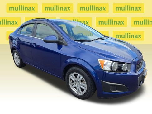 Used 2013 Chevrolet Sonic LT FWD image 1