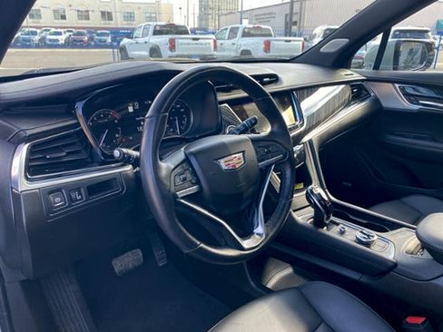 Used 2025 Cadillac XT6 Premium Luxury FWD image 28