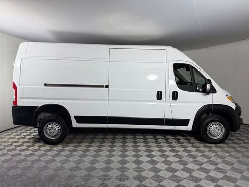 Used 2025 RAM ProMaster 2500 w/ Convenience Group FWD image 5
